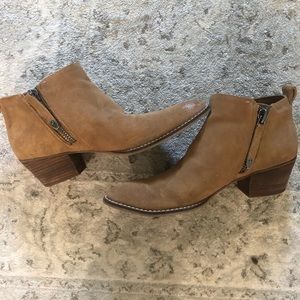 Women’s Dolce Vita booties. Size 8